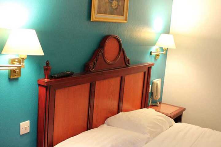 Room 20 of 99