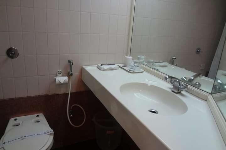 Room 4 of 5