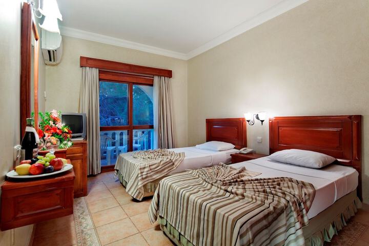 Room 14 of 87