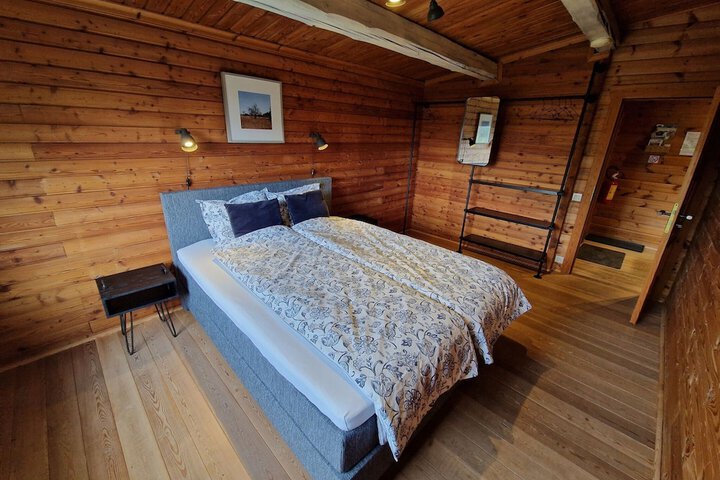 Room 2 of 57
