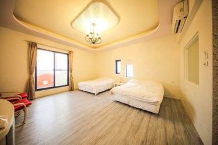 Room 21 of 28