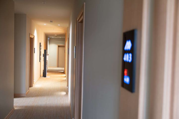 Ballroom/Hall 86 of 102