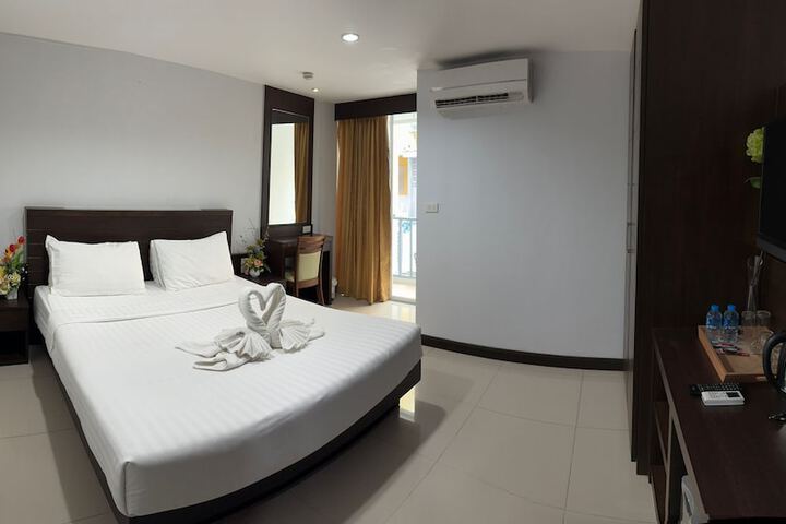 Room 13 of 91