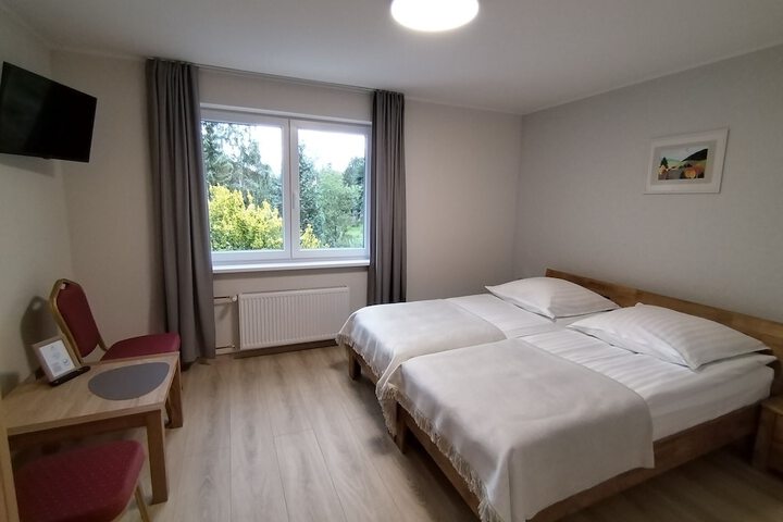 Room 11 of 37