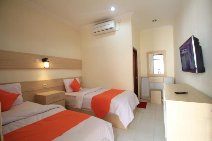 Room 9 of 37
