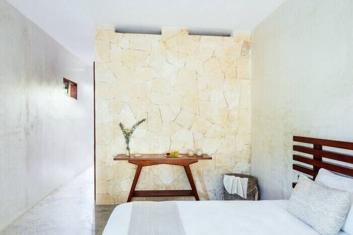 Room 3 of 38