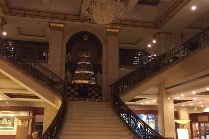 Hotel Entry