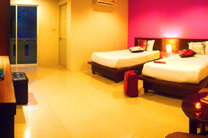 Room 13 of 27