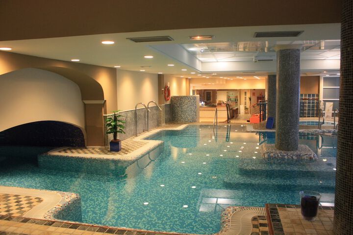 Hotel Pool