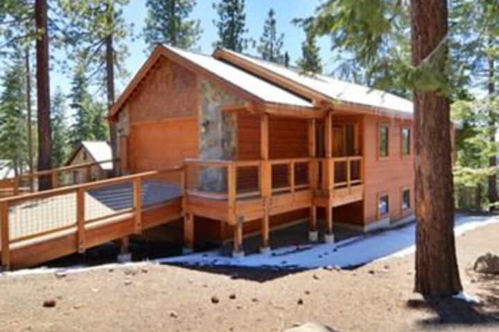 Photo of Setting Featuring Filtered Lakeviews 4 Br home by RedAwning