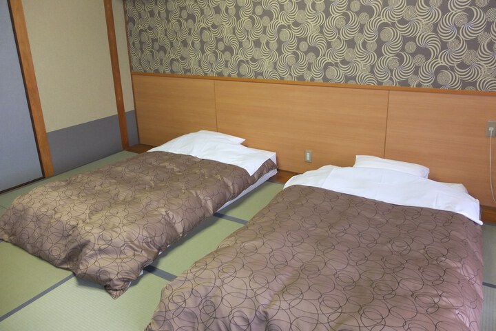 Room 10 of 65