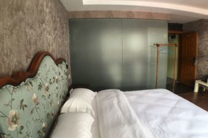 Room 21 of 30