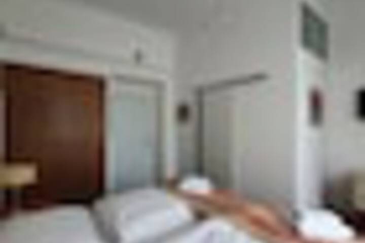 Room 65 of 324