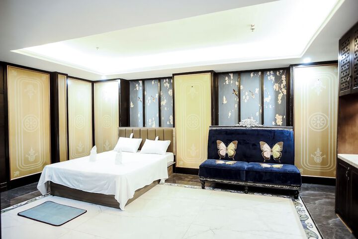 Room 3 of 11