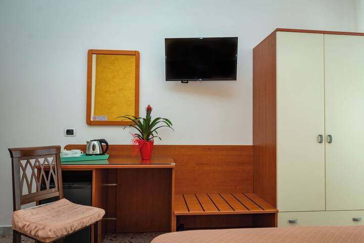 Room 48 of 99