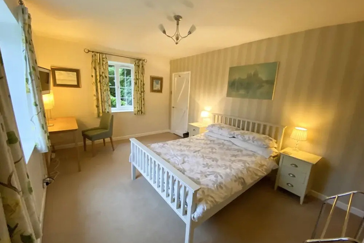 Room 3 of 12