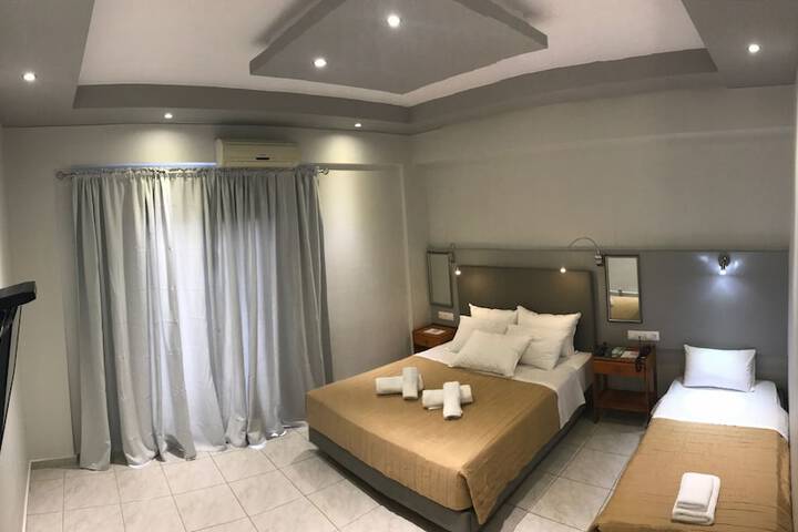 Room 11 of 52