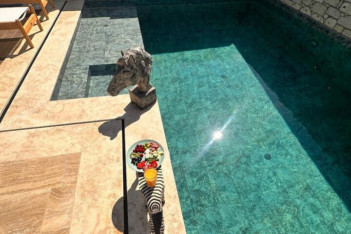 Pool 16 of 42
