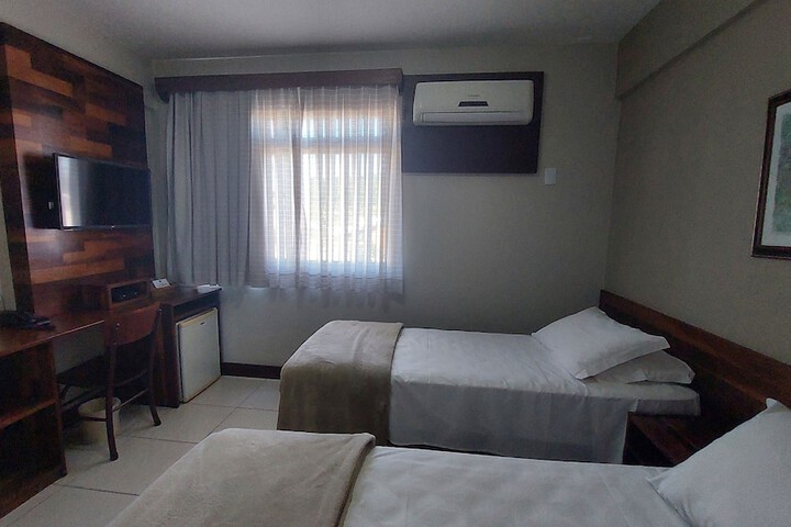 Room 33 of 79