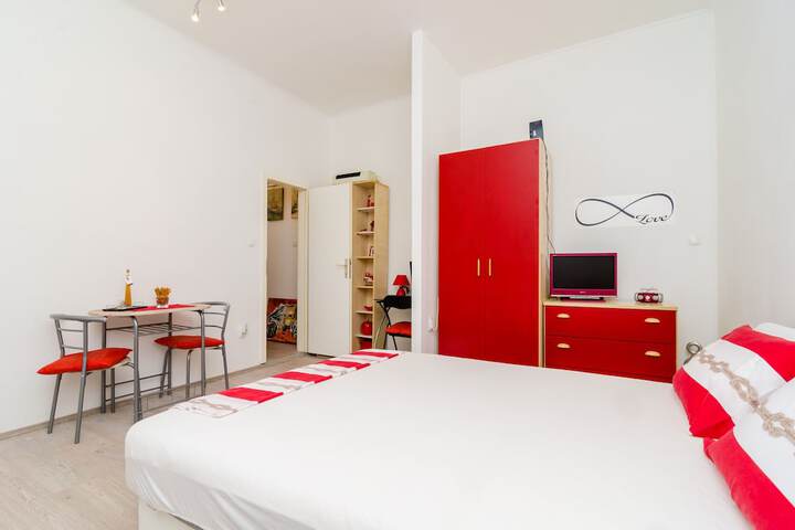 Room 3 of 24