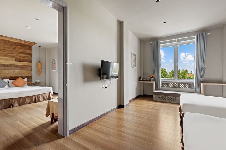 Room 10 of 40