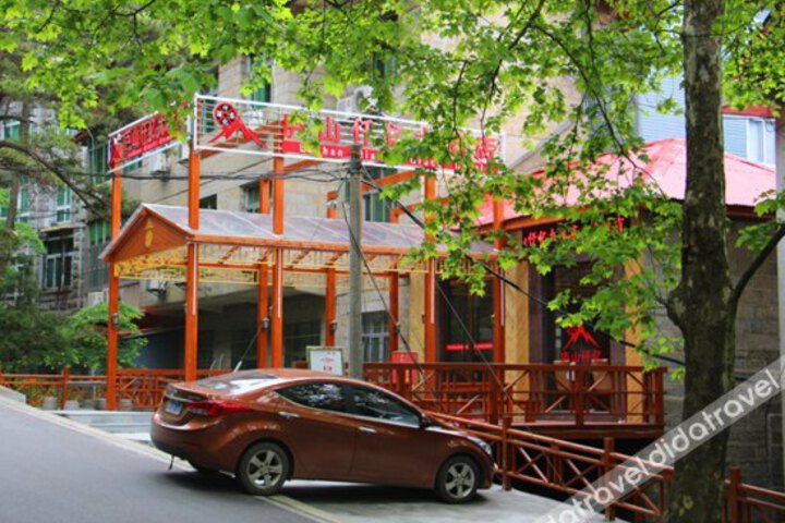 Jiujiang Lushan Qian Yi Hotel