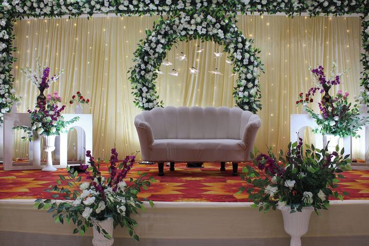 Ballroom/Hall 73 of 77