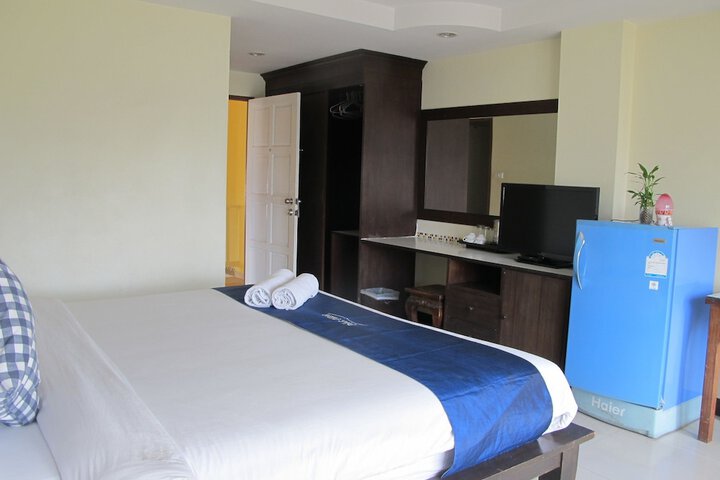 Room 4 of 50