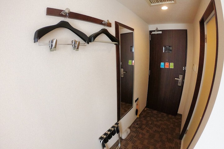 Room 18 of 66
