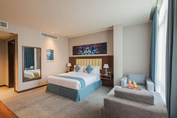 Room 9 of 42