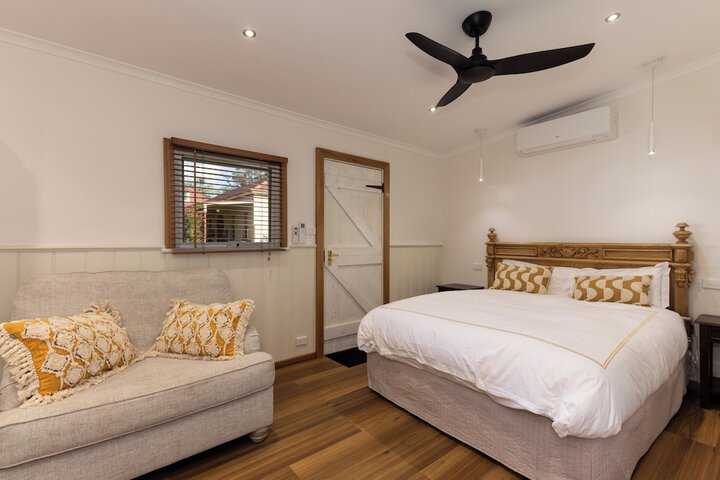 Room 8 of 27