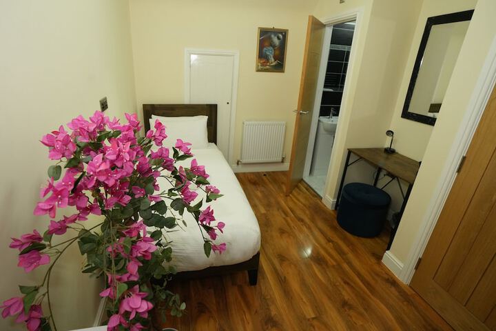 Room 50 of 121