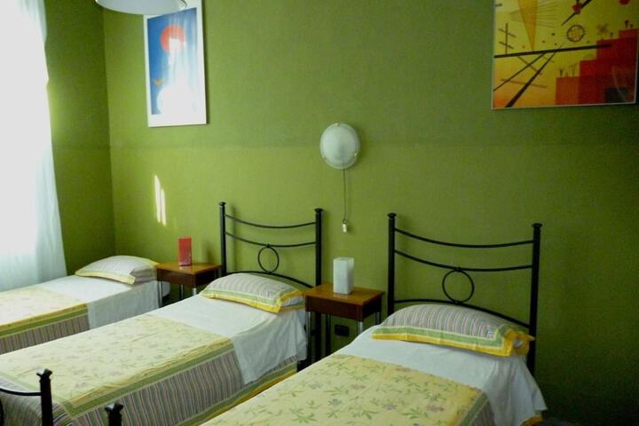 Room 17 of 37