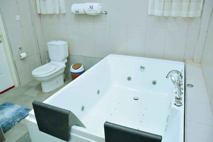Room 44 of 62