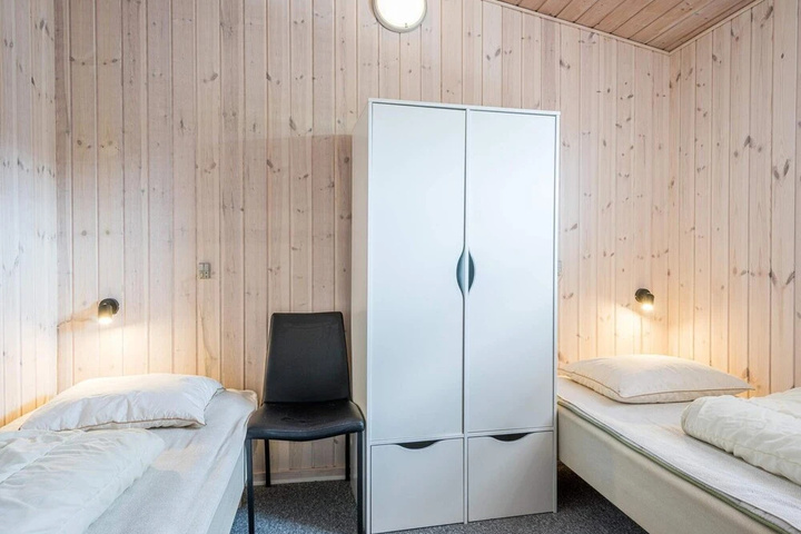 Room 2 of 17