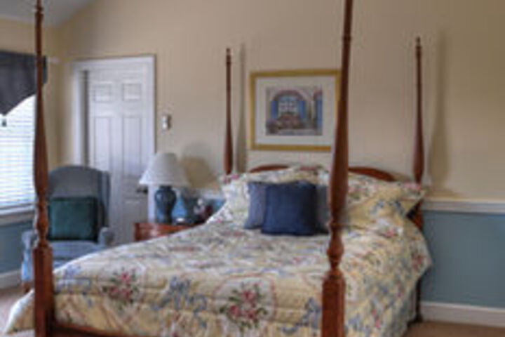 Room 9 of 28