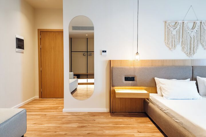 Room 4 of 126