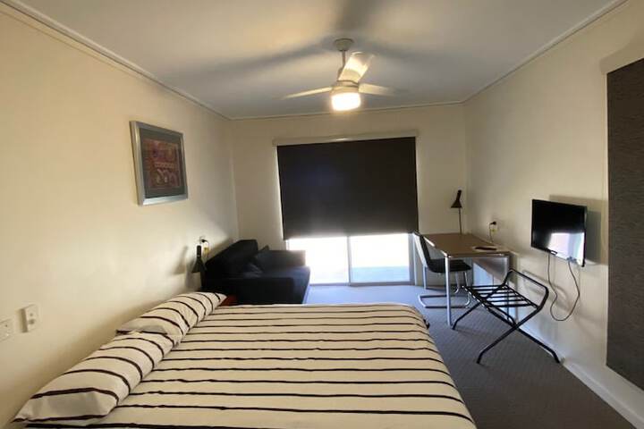 Room 9 of 38
