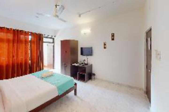 Room 3 of 35