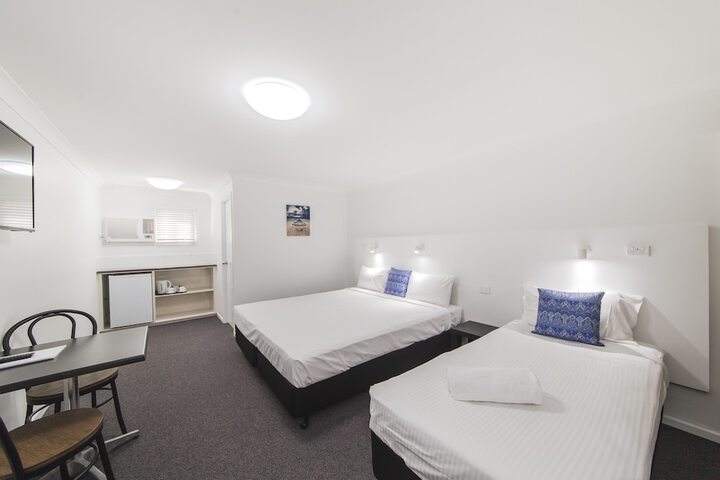 Room 17 of 36