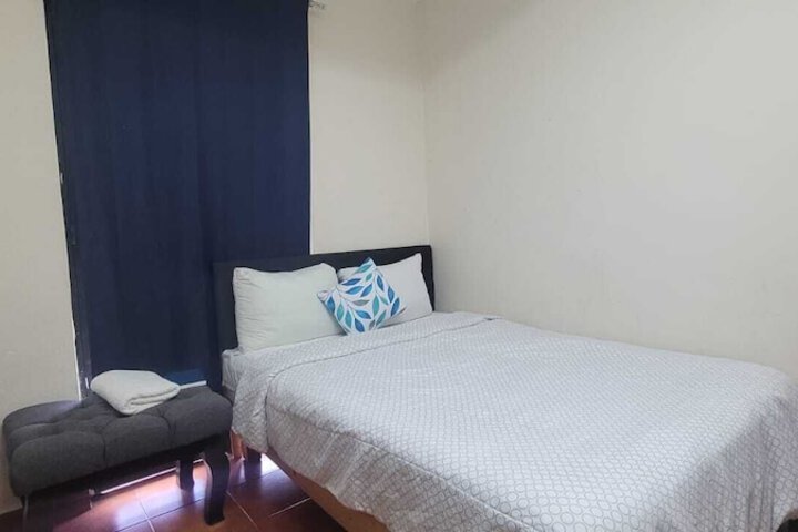 Room 40 of 242