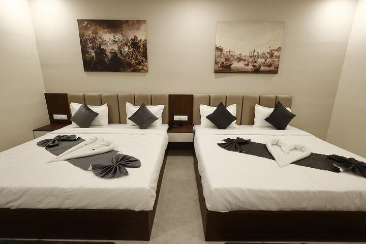 Room 13 of 31