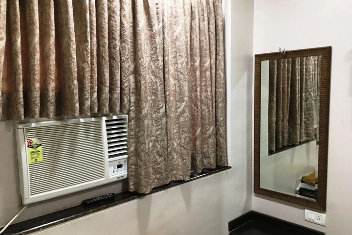 Room 2 of 6