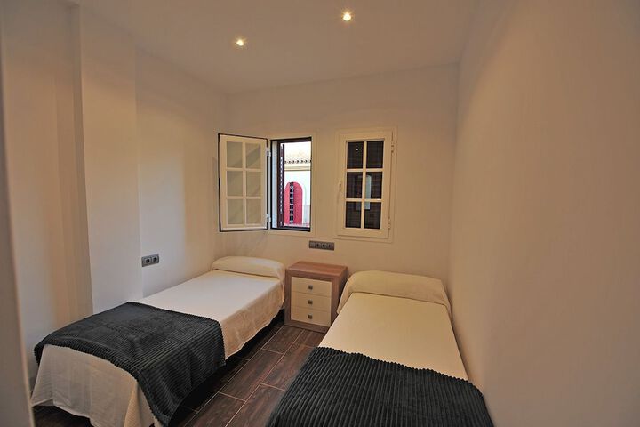 Room 5 of 31