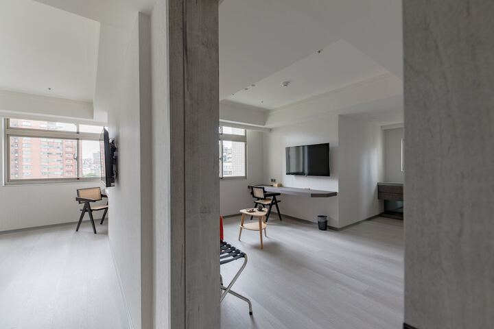 Room 18 of 50