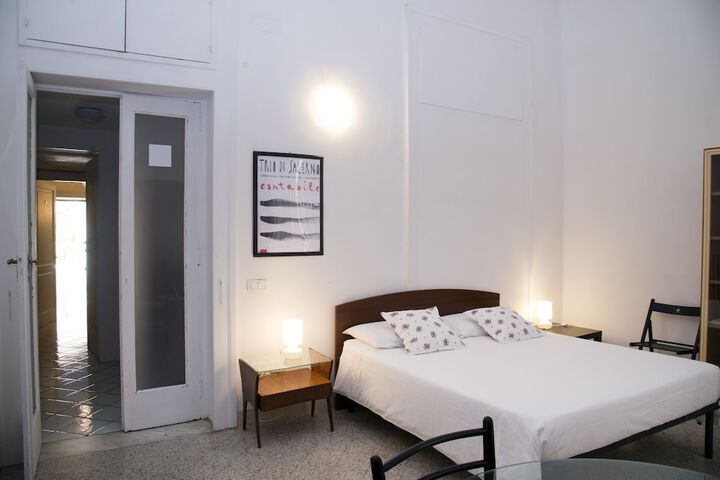 Room 13 of 33