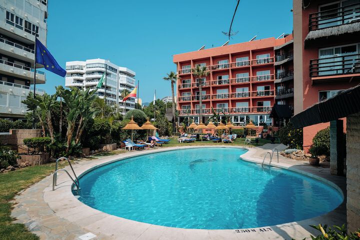 Pools & Facilities
