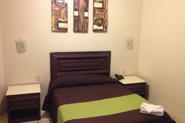 Room 8 of 15