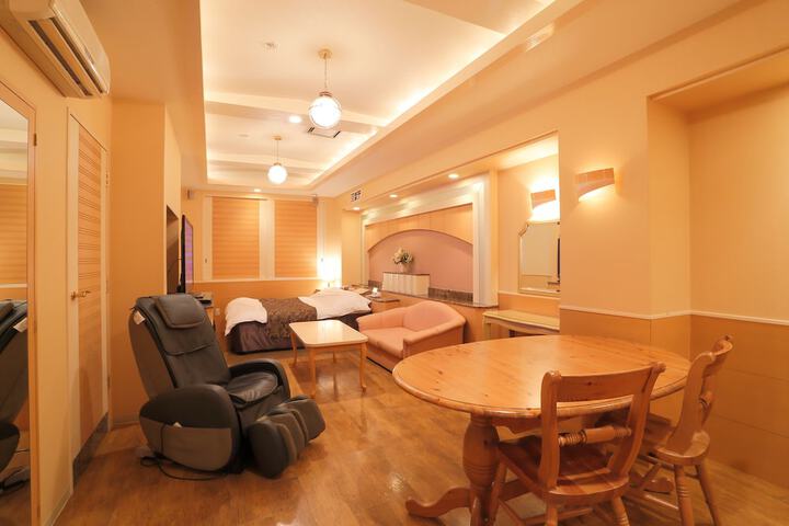 Room 8 of 30
