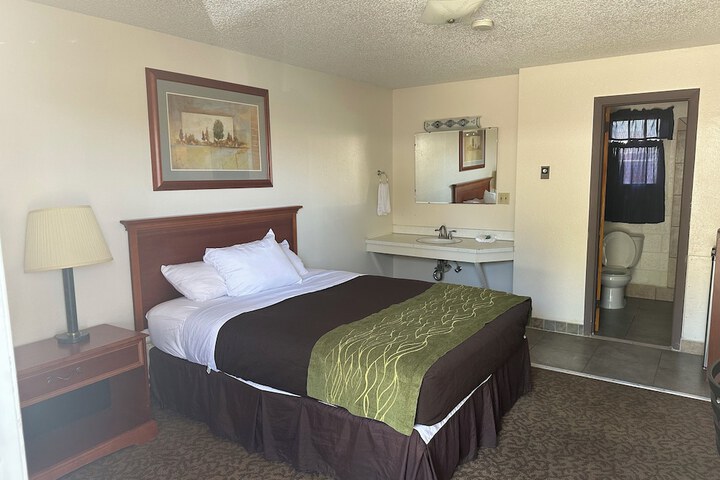 Room 4 of 38